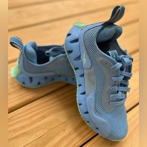 Reebok Zig Dynamica Women's Running Shoes 😎👌🏻Sz 7 Matte blue 🦋 Sea green 🌱